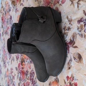 Easy Street brown boots